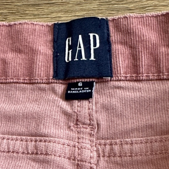 GAP Dusty Rose Denim Shorts - Picture 3 of 6